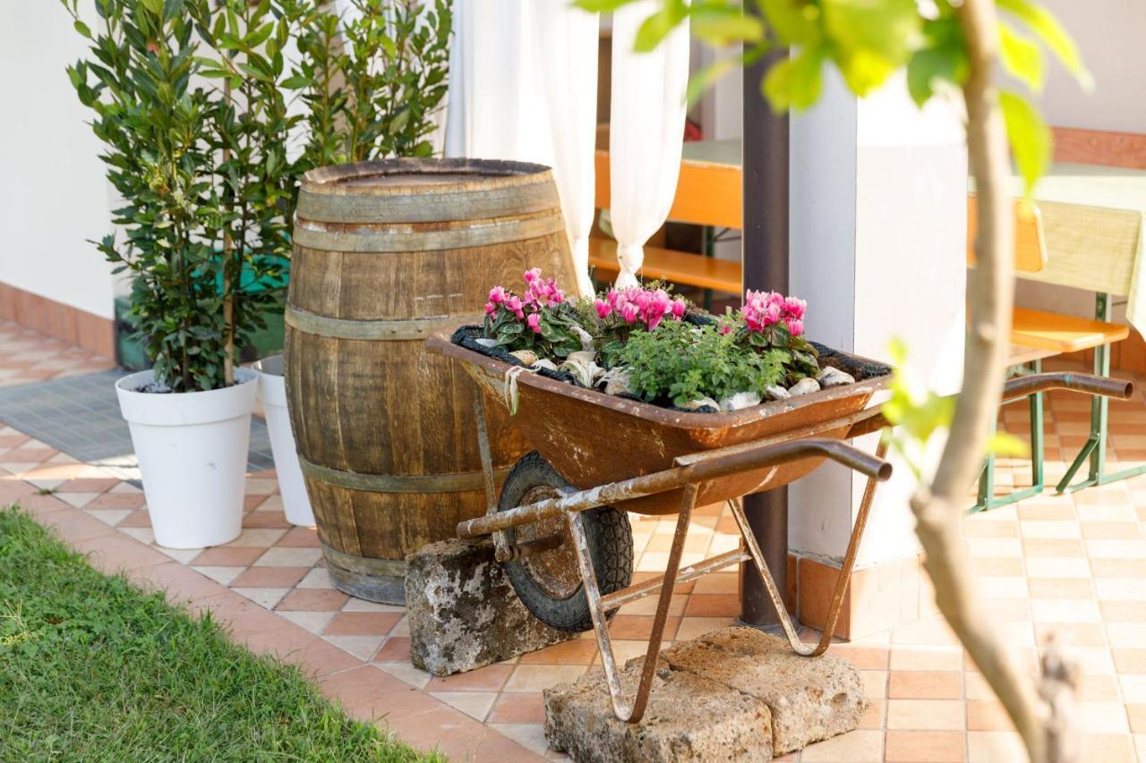 Agriturismo Agricamping Garda Natura Costermano Luaran gambar